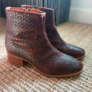 St. Agni Hamlet woven leather boots, size 8